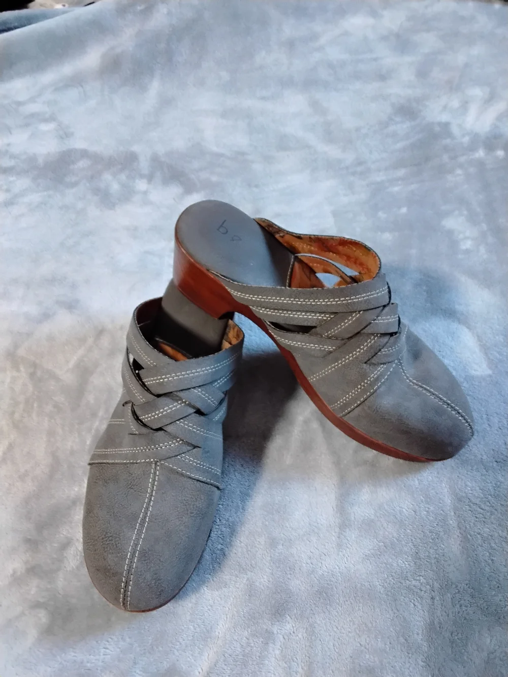 B.O.D by Rachael Finch Gray Men's Slip-On Loafers with Cross-Strap